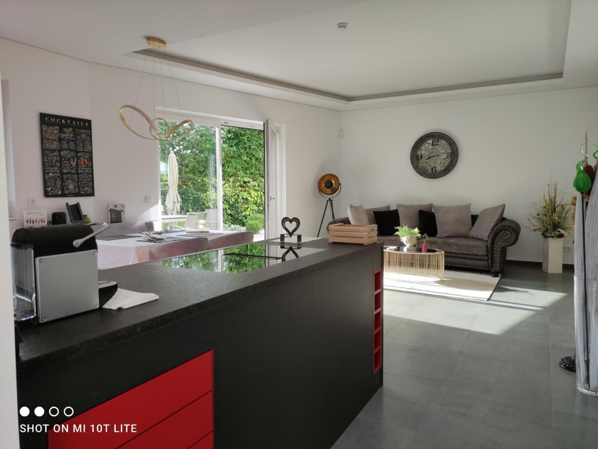 Ruhige Ferienwohnung Mit Garten Und Garage In Privatvilla Marling Buitenkant foto